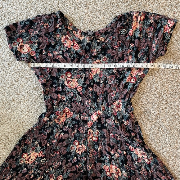 “Winter” Floral Dress - Picture 8 of 13